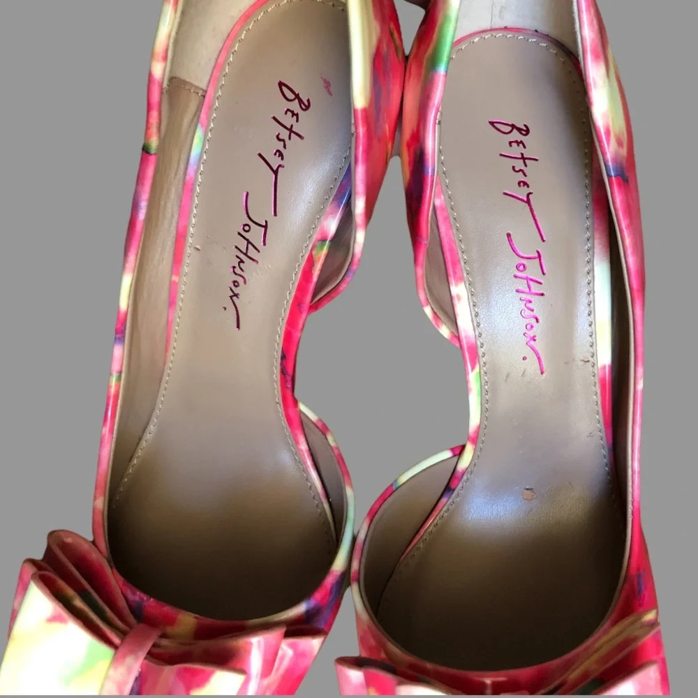 🌹🌸 RARE FINISH D’Orsay Pumps Abstract Floral by Betsey Johnson - Picture 5 of 12